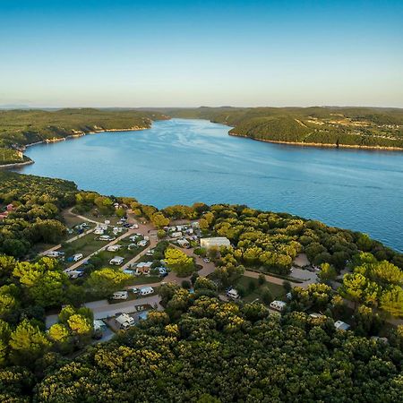 Maistra Camping Koversada Uncovered Naturist Pitches Върсар Екстериор снимка
