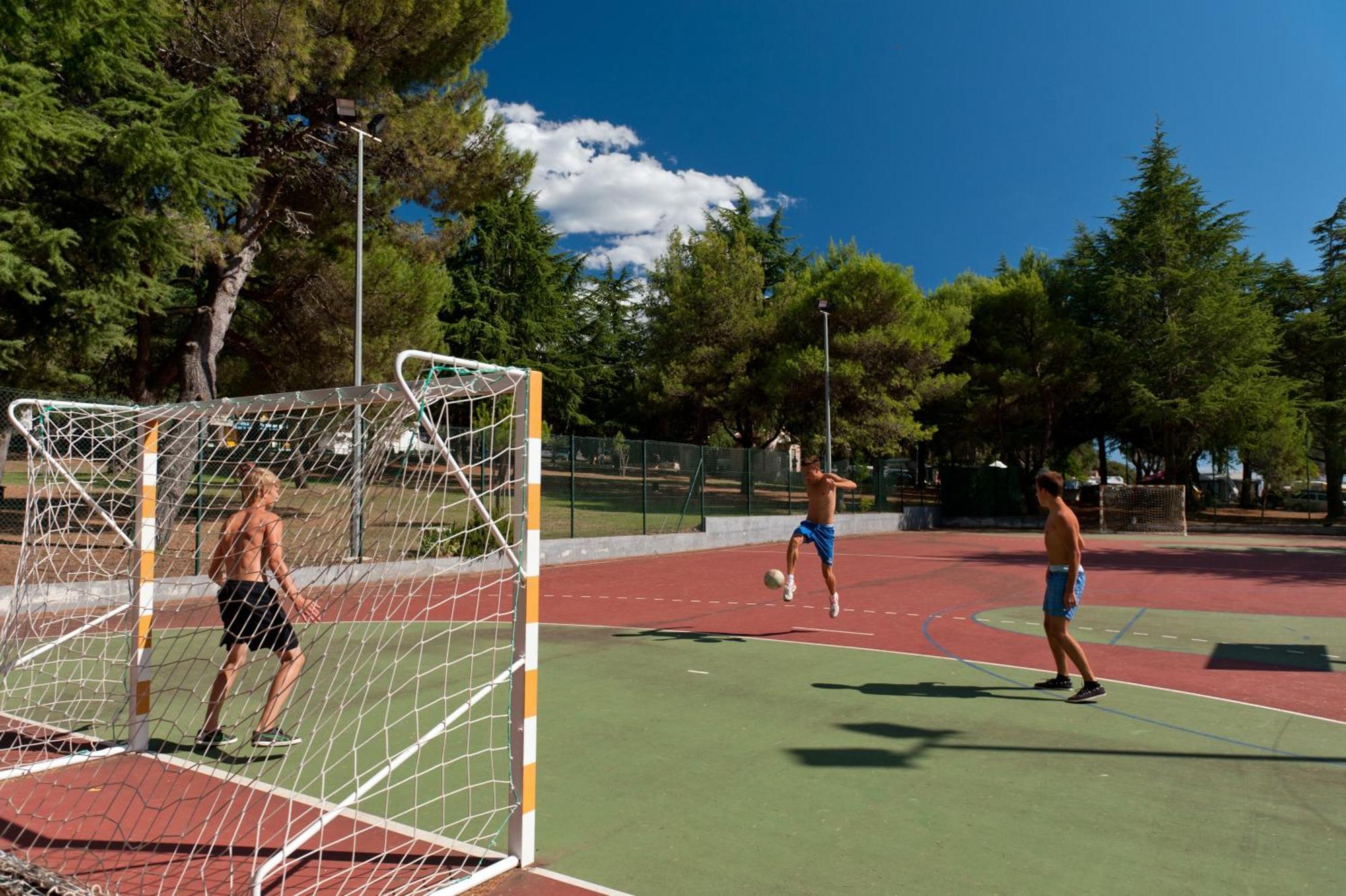 Maistra Camping Koversada Uncovered Naturist Pitches Върсар Екстериор снимка