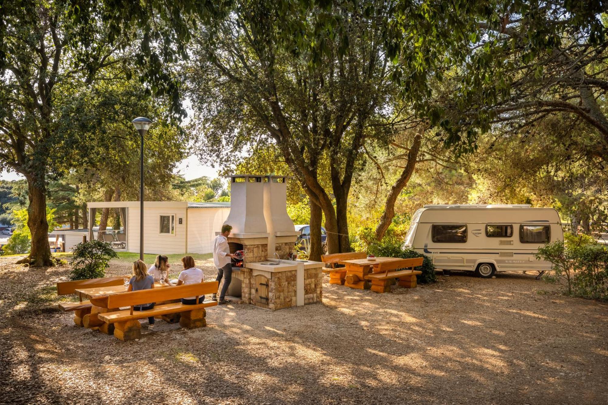 Maistra Camping Koversada Uncovered Naturist Pitches Върсар Екстериор снимка